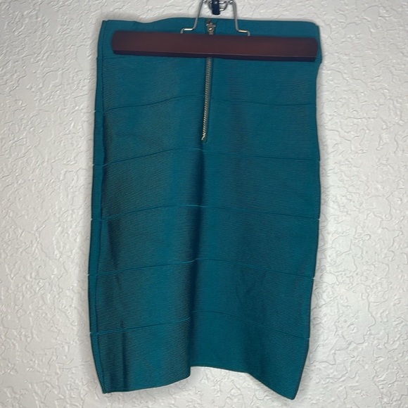 Bebe bodycon bandage skirt in turquoise color size xs - Picture 2 of 4